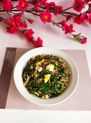 韭菜苔蛋炒饭