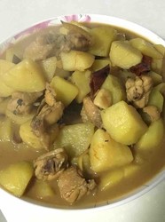土豆炖鸡块