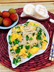 韭菜鸡蛋炒面
