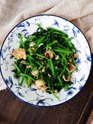 茼蒿炒鸡蛋