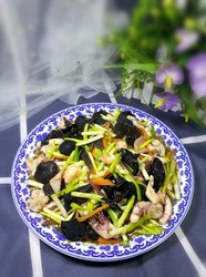 蒜黄木耳炒鱿鱼