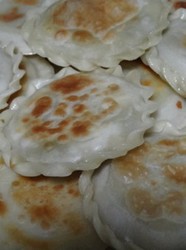 豆角肉末烫面合子