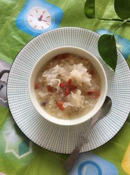 银耳枸杞小米粥