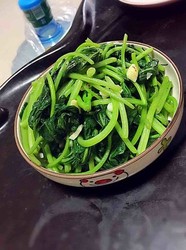 蒜蓉炒番薯叶