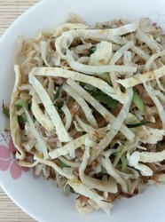 葱头黄瓜鸡蛋炒饼