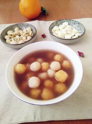 双色圆子红豆汤