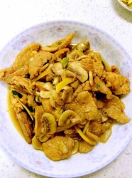 蘑菇炒肉片