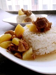 鸡腿土豆饭