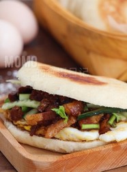 烧饼夹卤肉