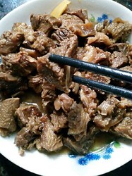 焖牛腩