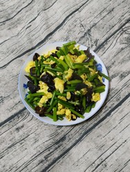 鸡蛋炒木耳蒜薹