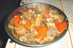 胡萝卜炒龙骨鸡腿