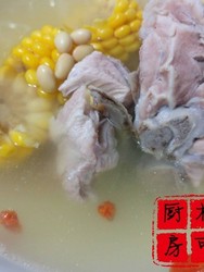 玉米排骨清汤