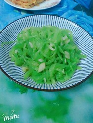 清炒莴笋丝
