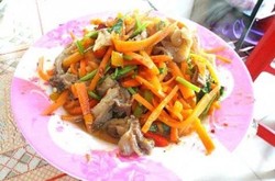 胡萝卜炒牛腩