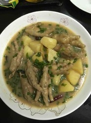 鸡爪炖土豆