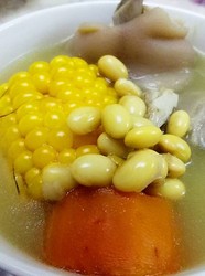 猪蹄黄豆汤