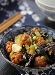 焦熘豆腐丸子