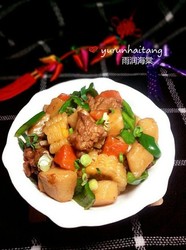 鸡腿炖土豆糯玉米
