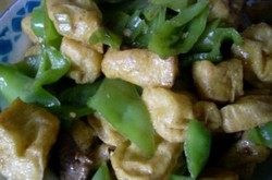 油炸豆腐炒辣椒