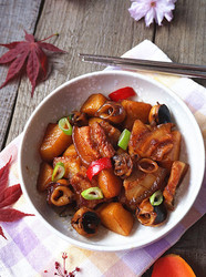 五花肉烧墨鱼