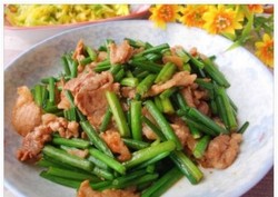 韭菜花炒肉