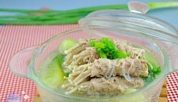 金针肥牛鲫鱼煲