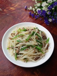 青椒土豆炒肉丝