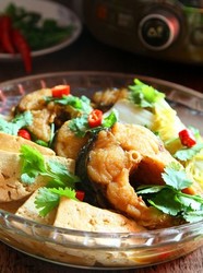 砂锅豆腐炖鱼