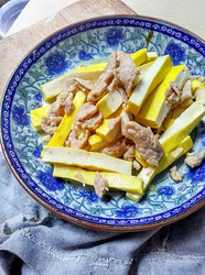 黄豆腐炒肉片