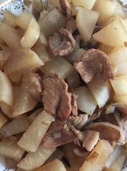 白萝卜炖肉