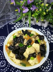 木耳口蘑熘豆腐