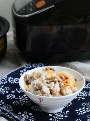 香芋排骨煲仔饭