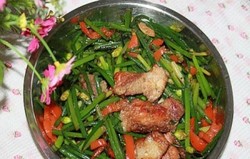 辣椒烤肉炒韭菜花