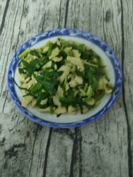 鸡胸肉炒韭菜