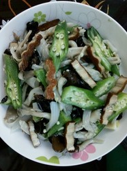 秋葵平菇拌木耳