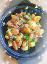 五花肉炖土豆