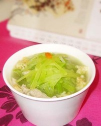 鲜汤青萝卜丝