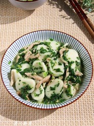荠菜肉丝炒年糕