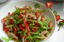 青红椒炒鸡肉