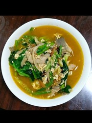 西红柿菠菜蘑菇鸡蛋汤