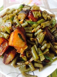 酸豆角炒腊鱼
