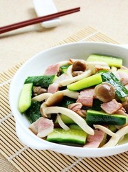 黄瓜九道菇炒培根