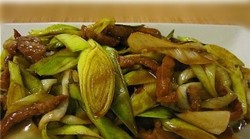 酱汁炒大葱肉丝