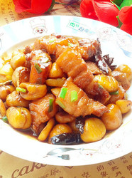 五花肉焖烧板栗