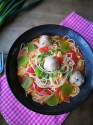 肉丸西红柿面