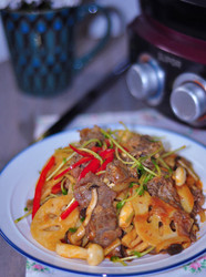 蘑菇炒牛肉