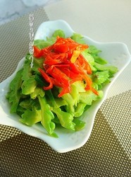 苦瓜炒辣椒