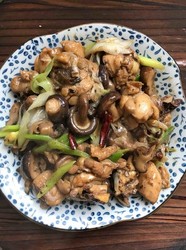 鸡腿焖鲜蘑
