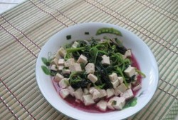 凉拌红苋菜豆腐